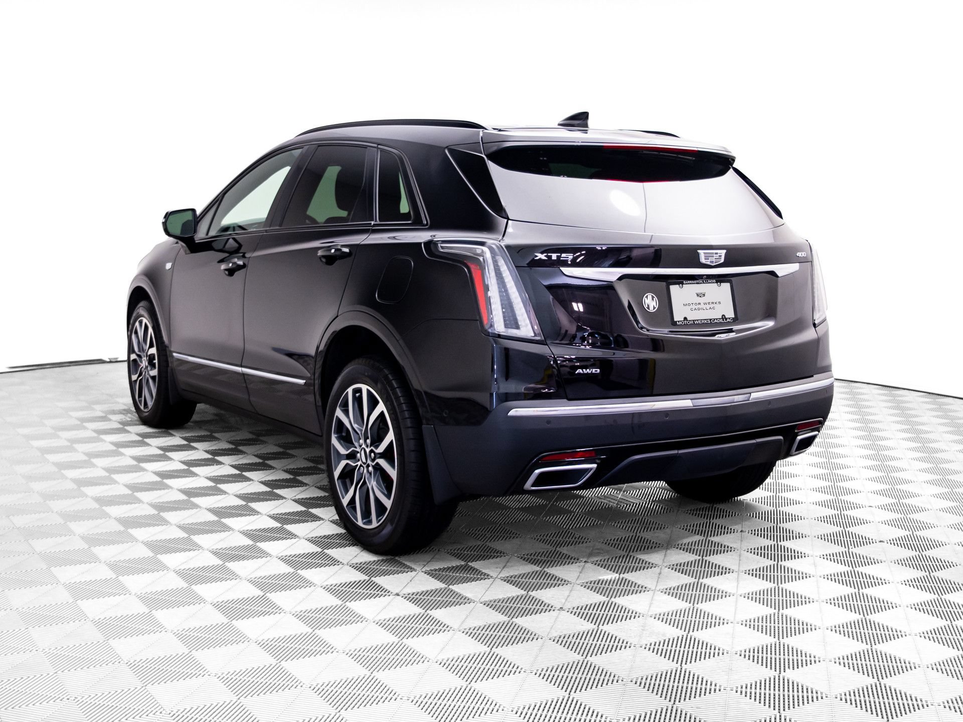 Certified 2024 Cadillac XT5 Sportv w/ Platinum Package AWD/4WD image 3