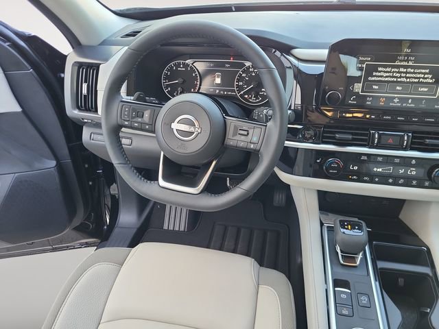 New 2025 Nissan Pathfinder SL image 12