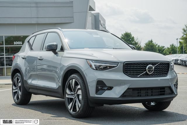 New 2026 Volvo XC40 B5 Ultra w/ Protection Package Premier