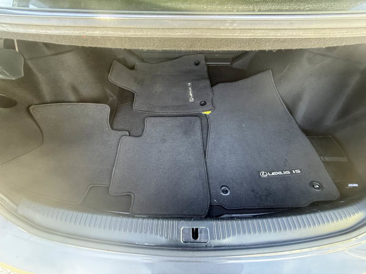 Used 2016 Lexus IS 200t image 21