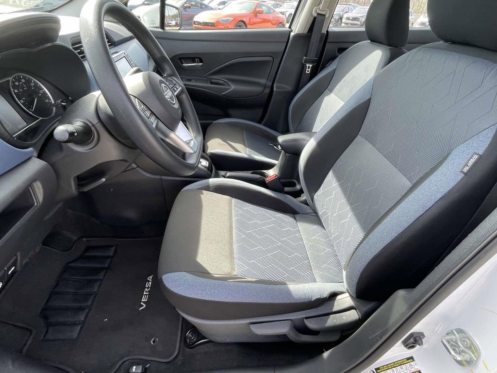 Used 2025 Nissan Versa SV w/ Trunk Package image 13