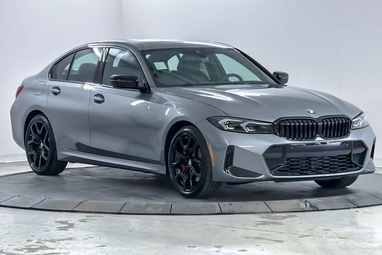 New 2026 BMW 330i xDrive Sedan w/ M Sport Package AWD/4WD image 9