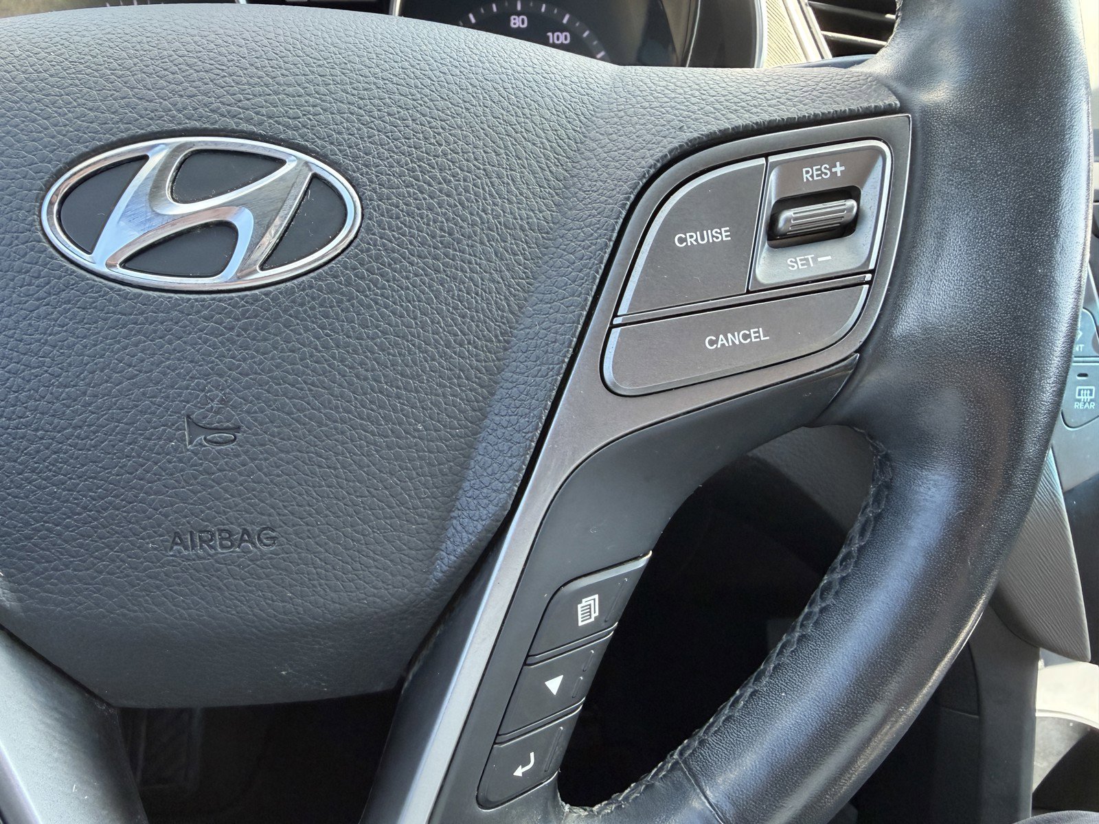 Used 2018 Hyundai Santa Fe Sport image 34