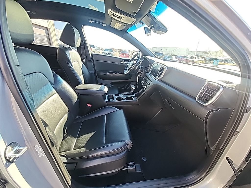 Used 2022 Kia Sportage Nightfall Edition image 32