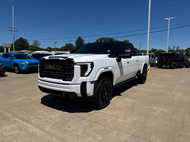 Used 2025 GMC Sierra 2500 AT4 w/ AT4 Premium Plus Package AWD/4WD image 3