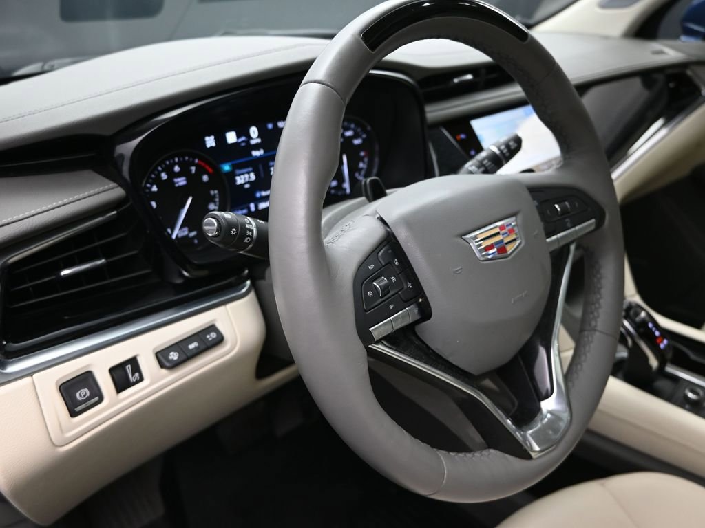 Used 2023 Cadillac XT6 Premium Luxury w/ Technology Package image 12