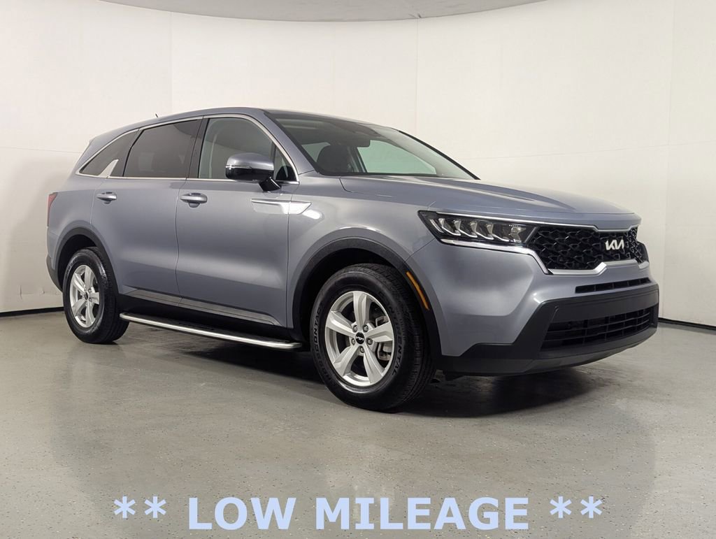 Used 2023 Kia Sorento LX FWD image 1