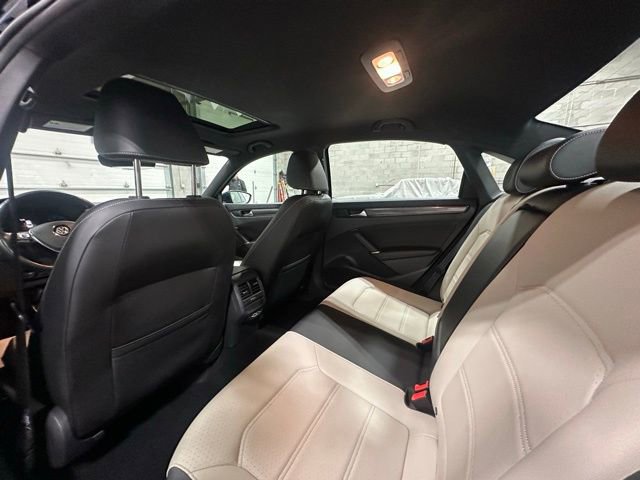 Used 2022 Volkswagen Passat 2.0T R-Line image 14