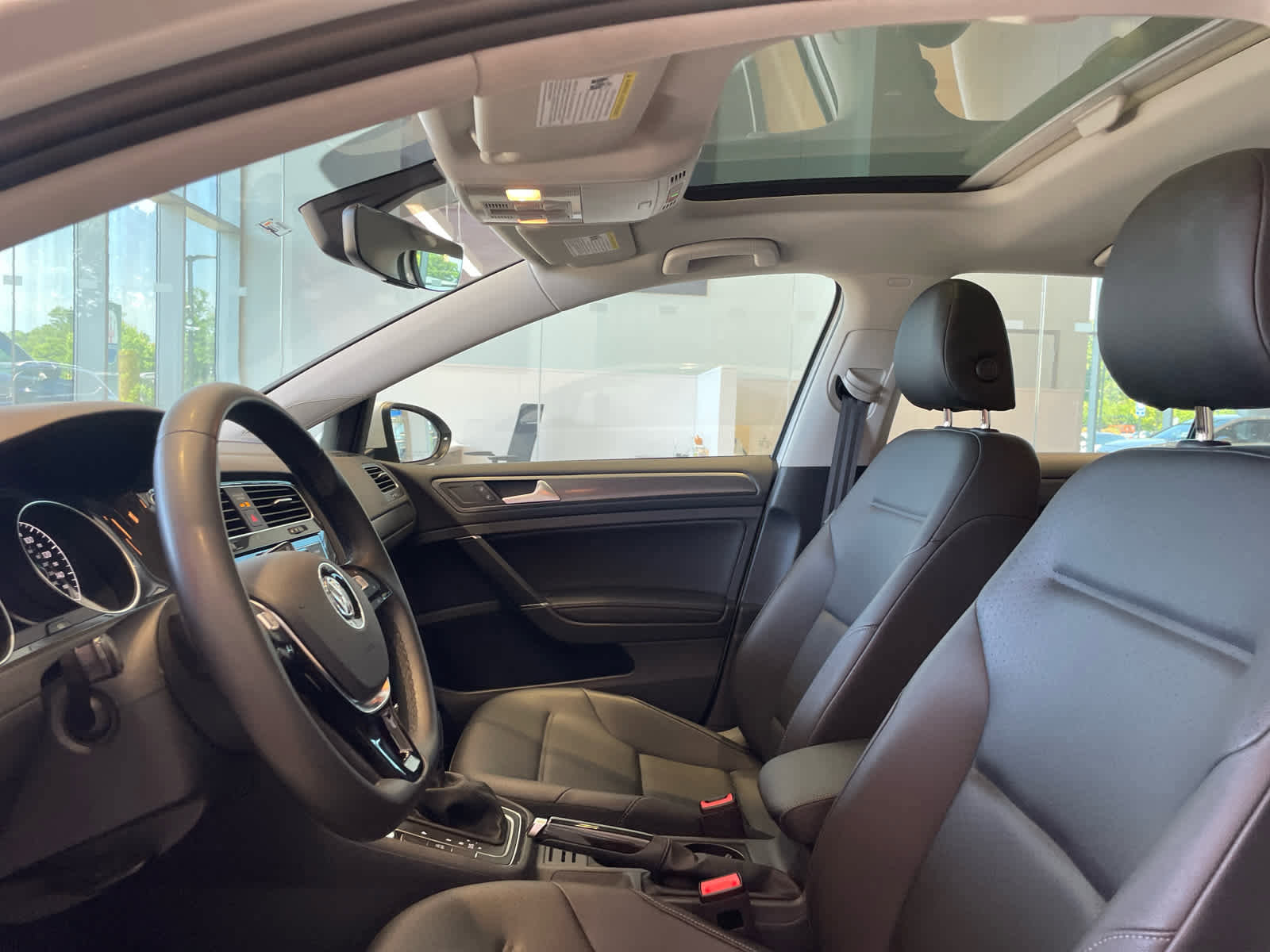 Used 2021 Volkswagen Golf 4-Door FWD image 12