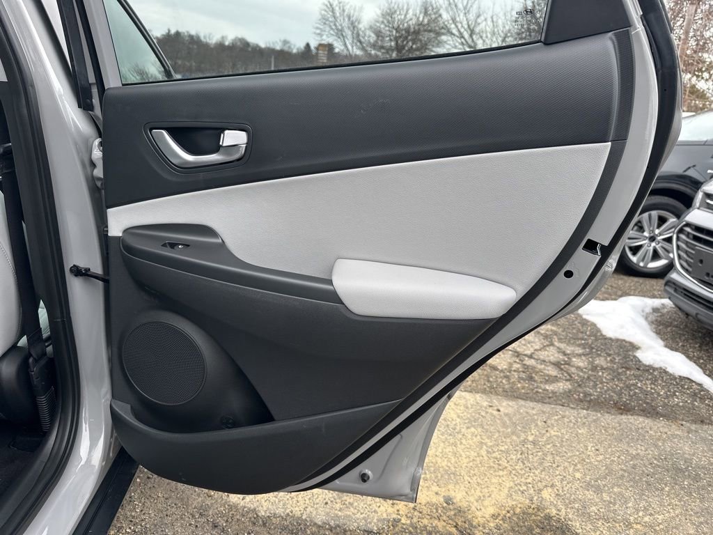 Used 2023 Hyundai Kona Limited image 21