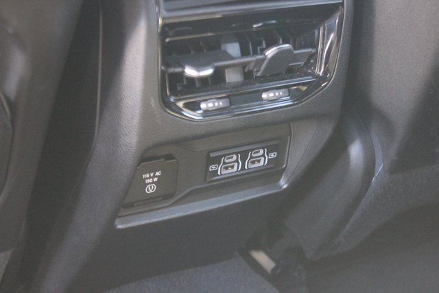 Used 2023 Jeep Grand Cherokee Altitude image 23