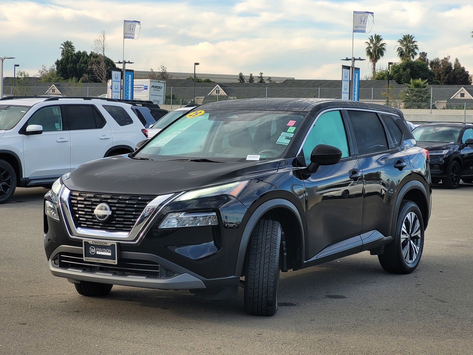 Used 2023 Nissan Rogue SV image 9