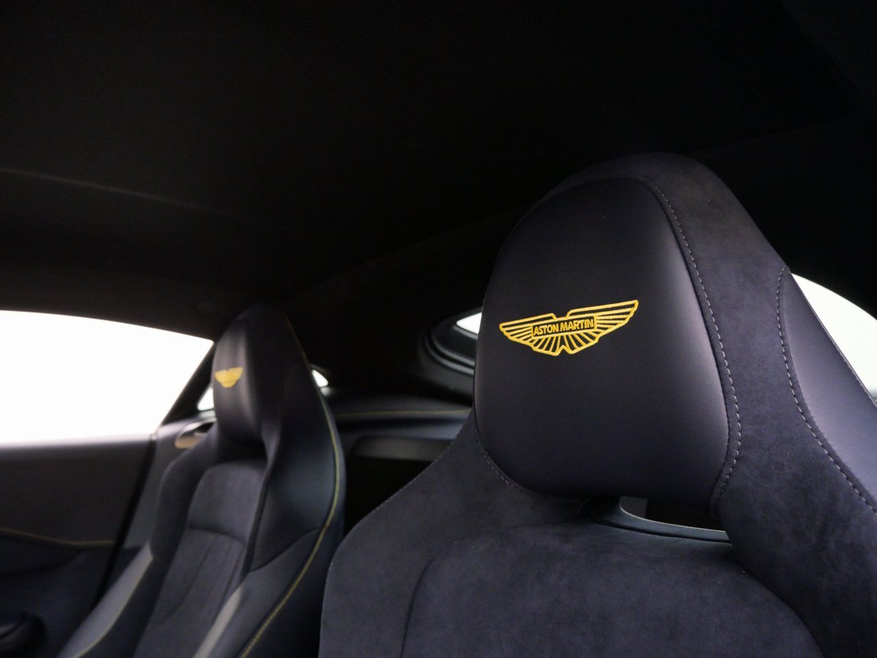 New 2026 Aston Martin V8 Vantage Coupe image 5
