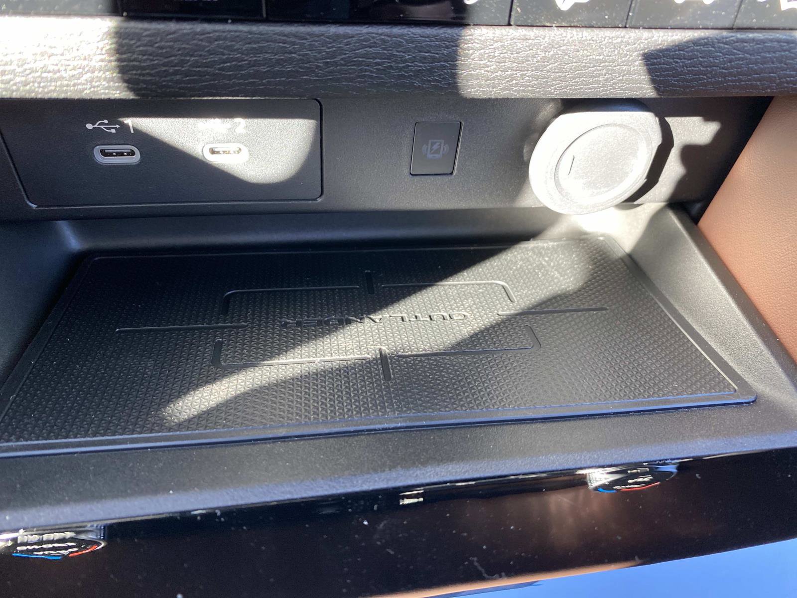 New 2026 Mitsubishi Outlander SEL image 13