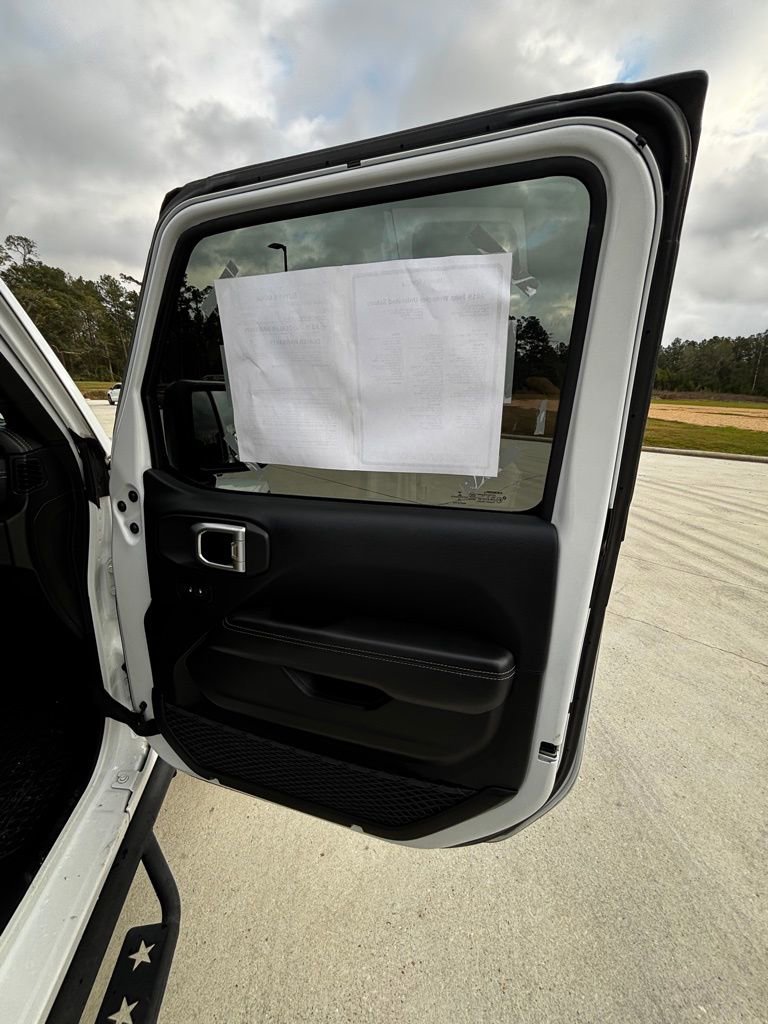 Used 2019 Jeep Wrangler Unlimited Sahara image 19