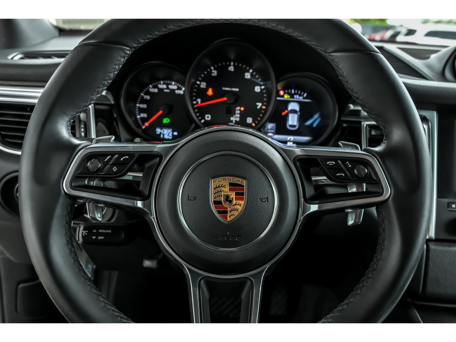 Used 2018 Porsche Macan AWD/4WD image 18