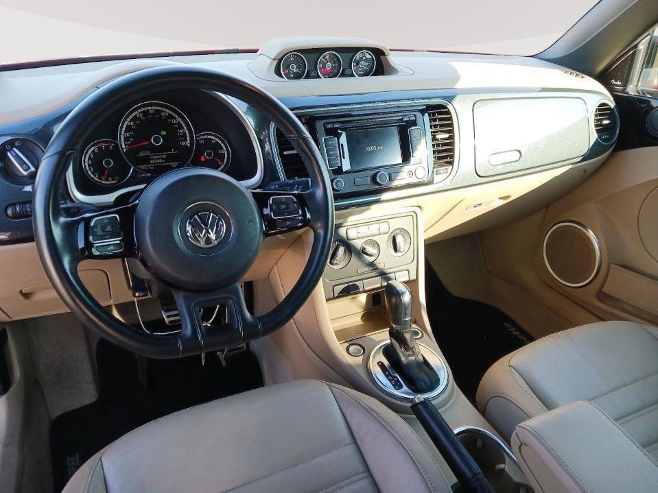 Used 2013 Volkswagen Beetle 2.0T image 4