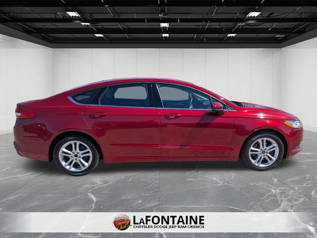 Used 2018 Ford Fusion SE w/ Fusion SE Technology Package FWD image 6