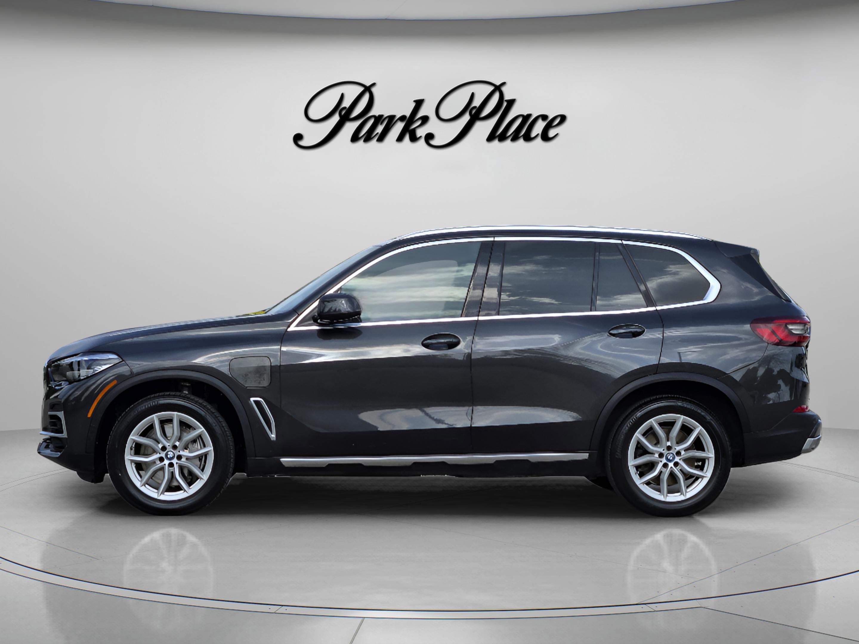 Used 2023 BMW X5 xDrive45e image 2