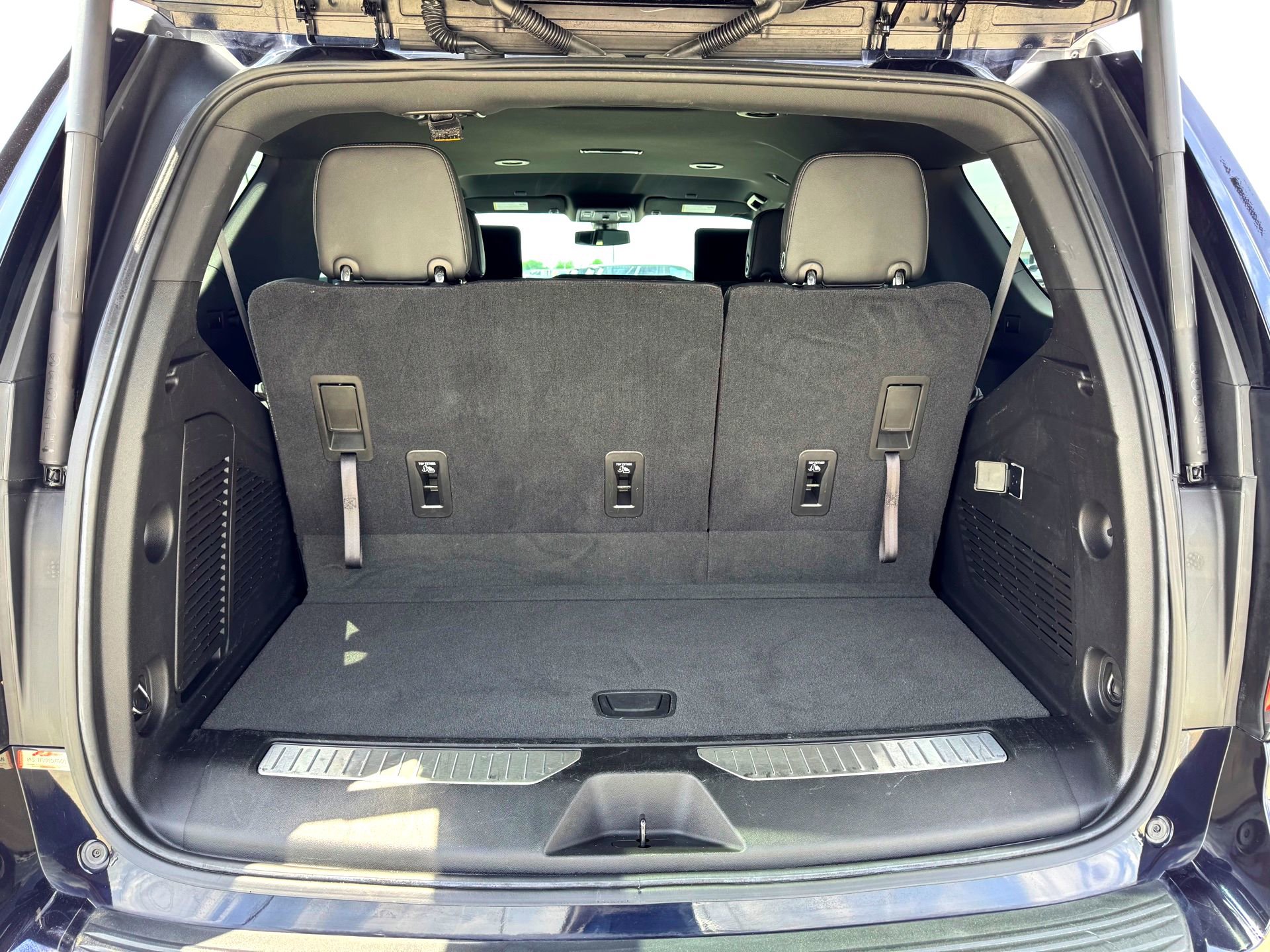 Used 2021 Chevrolet Tahoe Z71 w/ Rear Media and Nav Package image 8