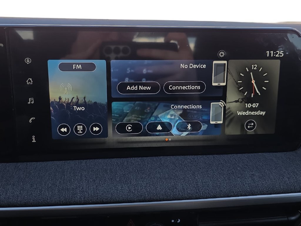 Used 2025 Nissan Kicks SV FWD image 22