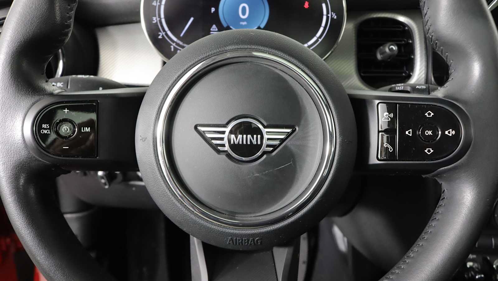 Used 2024 MINI Cooper 4-Door Hardtop FWD image 21