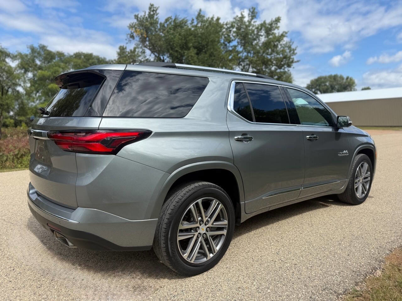 Used 2023 Chevrolet Traverse High Country image 5