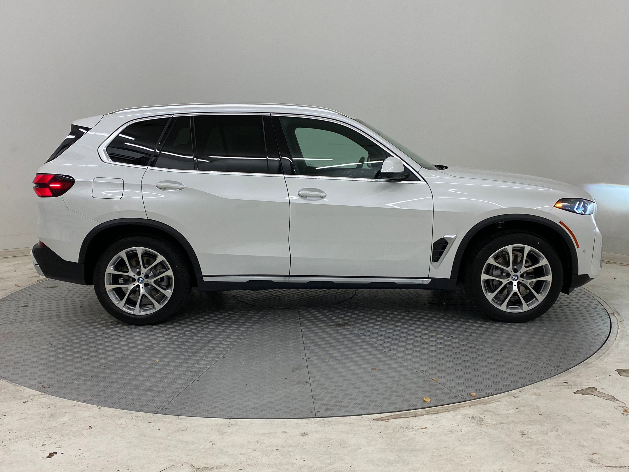 Used 2026 BMW X5 xDrive40i image 7