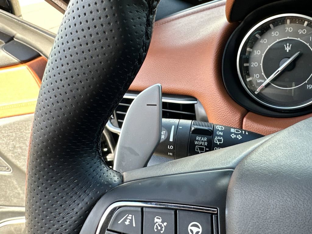 Used 2021 Maserati Levante GranSport image 37