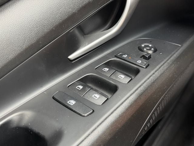 Used 2024 Hyundai Elantra Limited FWD image 26