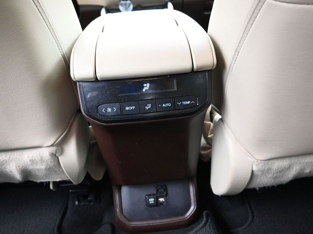 Certified 2021 Toyota Highlander XLE image 14