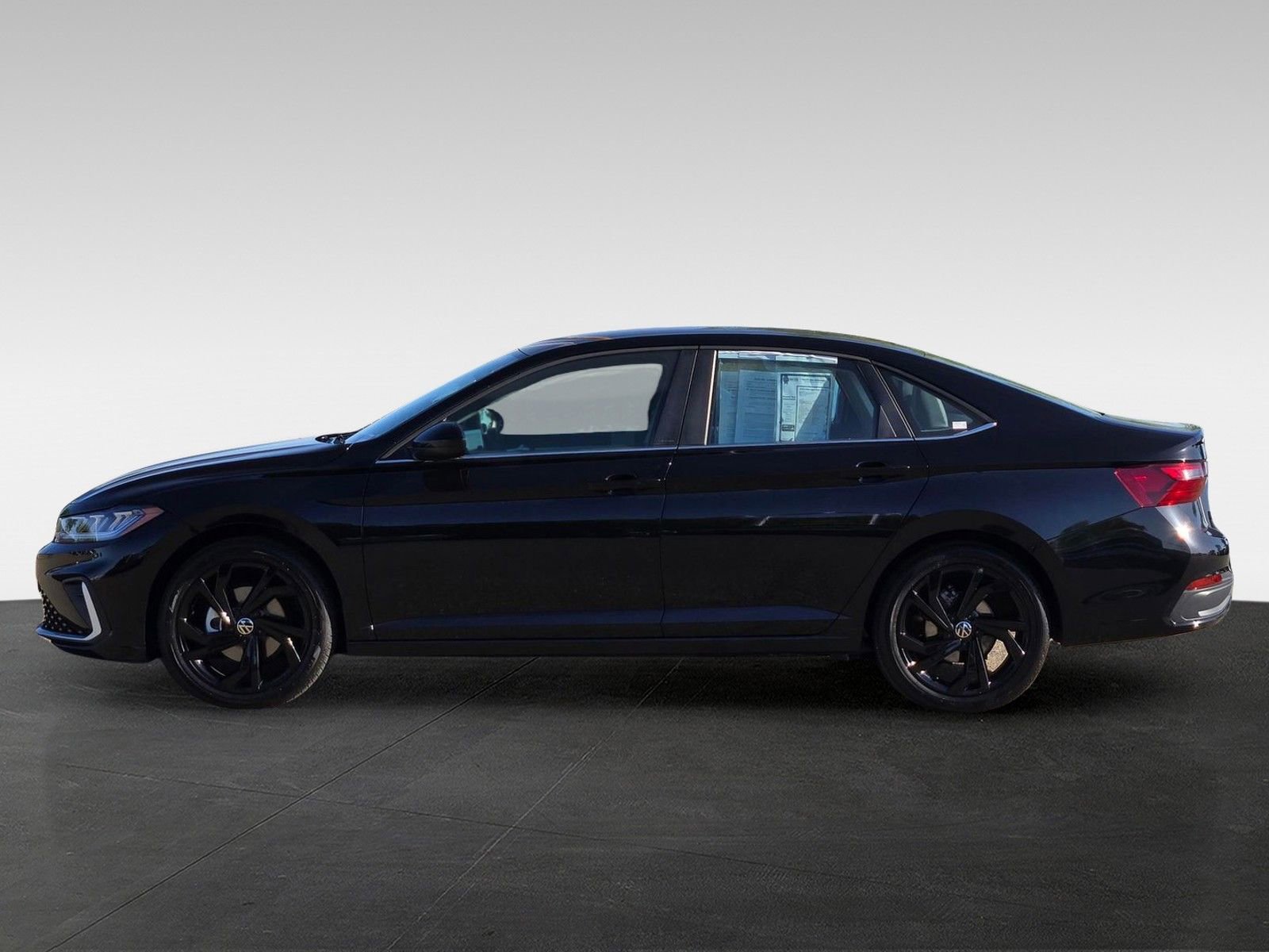 Used 2025 Volkswagen Jetta SE image 7