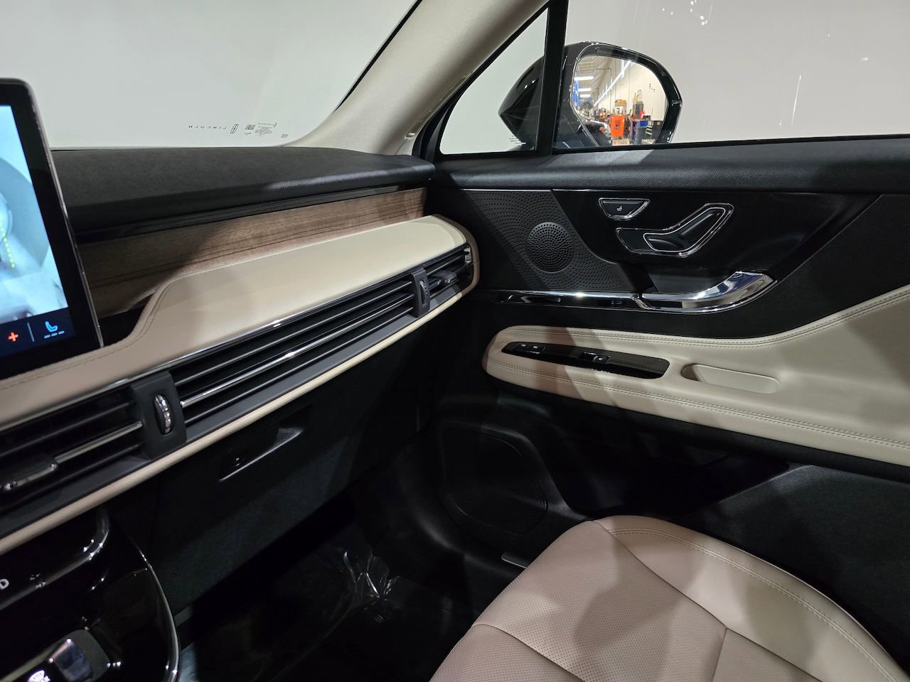 New 2026 Lincoln Corsair Reserve image 29