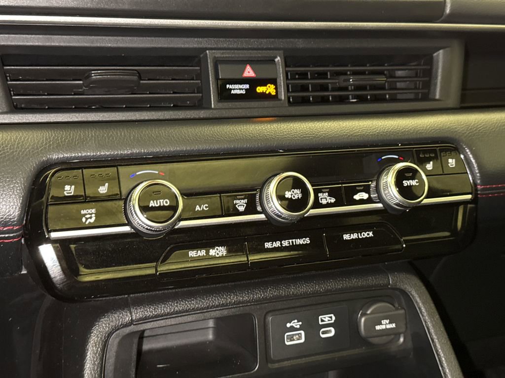 Certified 2025 Honda Pilot Black Edition image 27