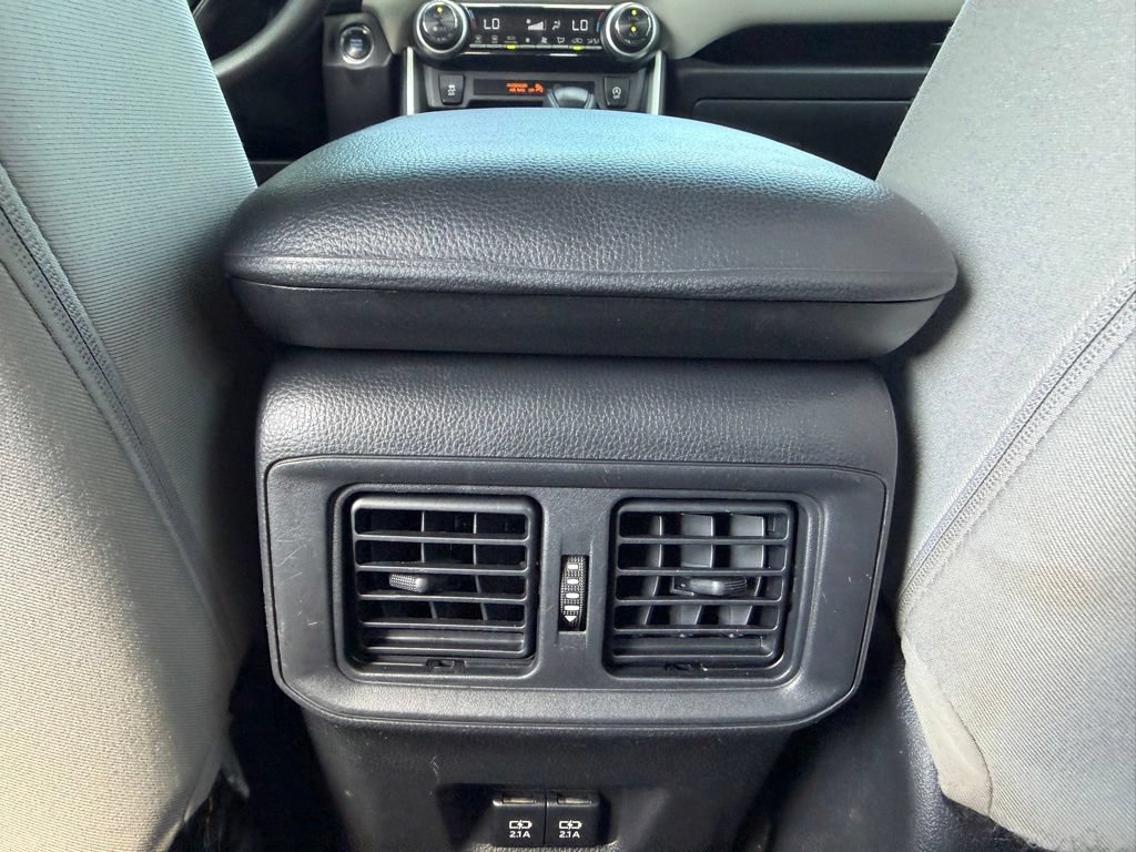 Used 2021 Toyota RAV4 XLE FWD image 10