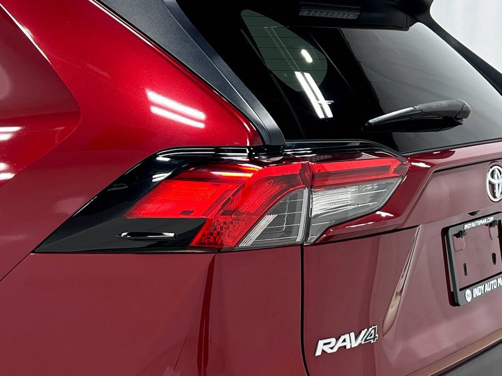Used 2019 Toyota RAV4 LE w/ All Weather Liner Package AWD/4WD image 33