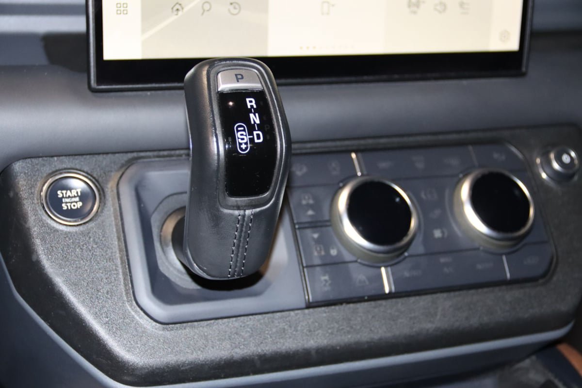 Used 2023 Land Rover Defender 90 X AWD/4WD image 47