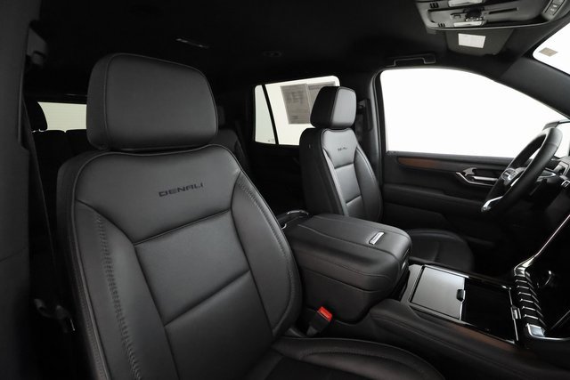 Certified 2025 GMC Yukon Denali image 26