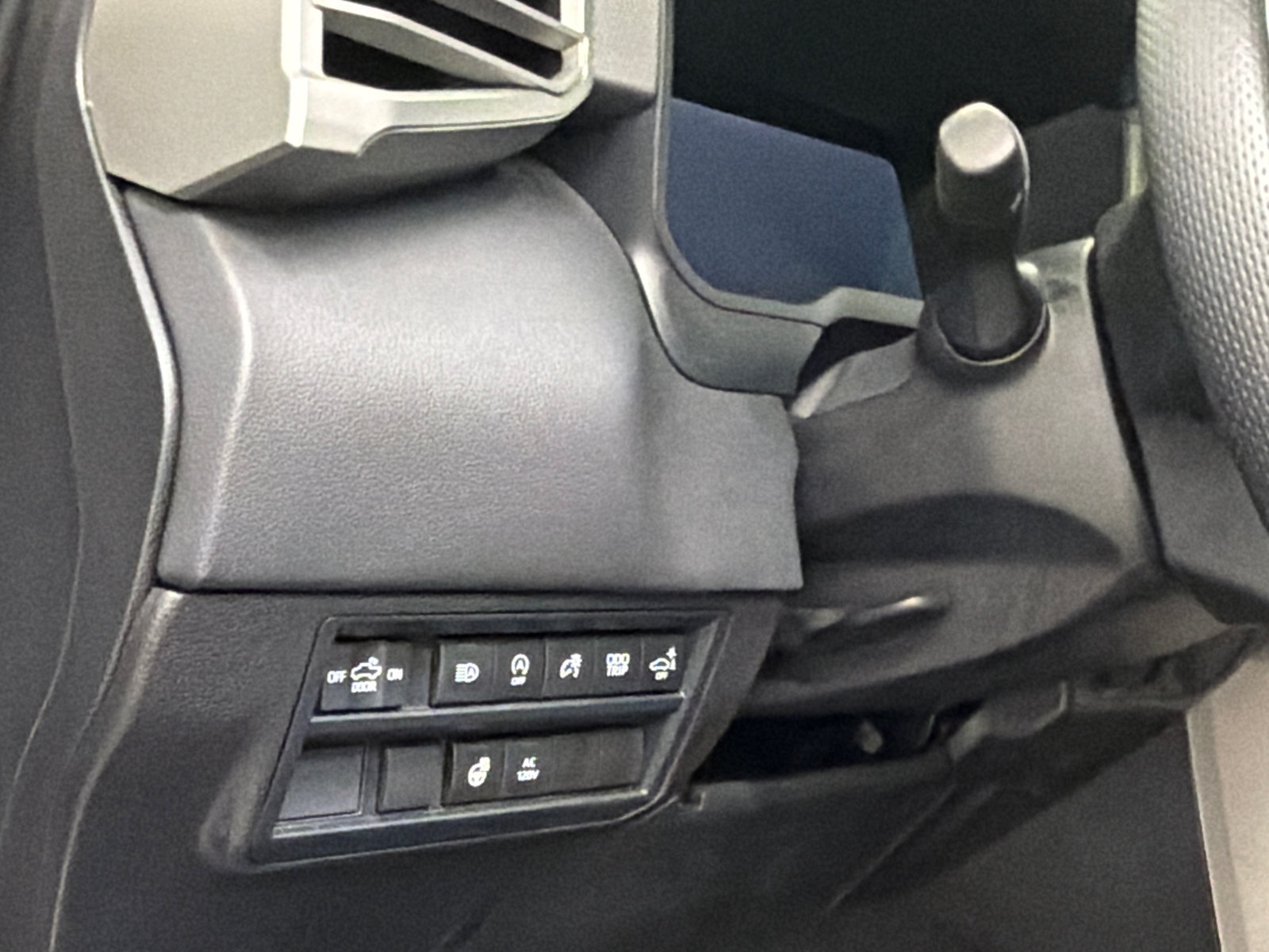 Used 2025 Toyota Tundra Limited AWD/4WD image 16