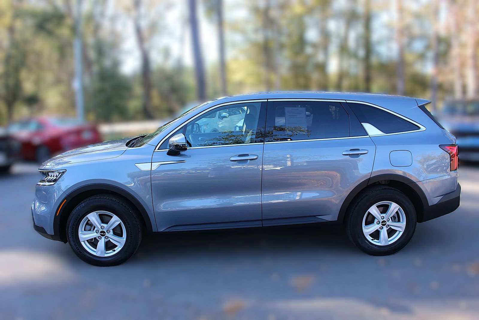 Used 2023 Kia Sorento LX image 6