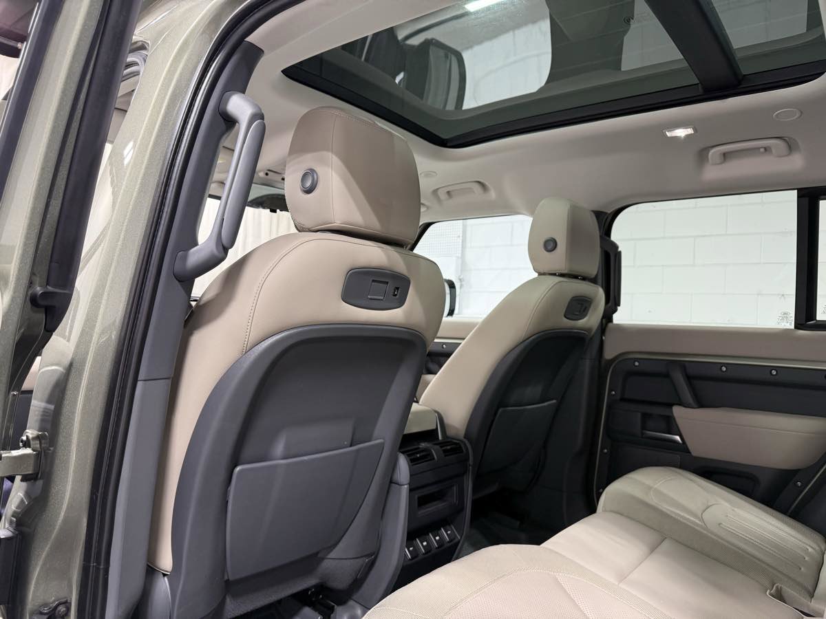 Used 2020 Land Rover Defender 110 S AWD/4WD image 16