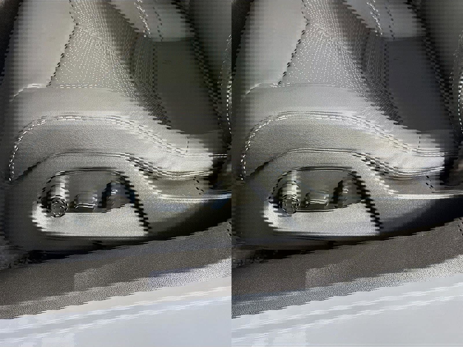 Used 2025 Chevrolet Corvette Stingray Preferred Conv w/ Stealth Interior Trim Package image 22