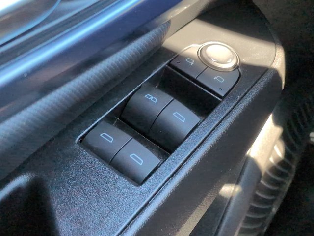 Used 2024 Chevrolet Equinox EV LT FWD image 23