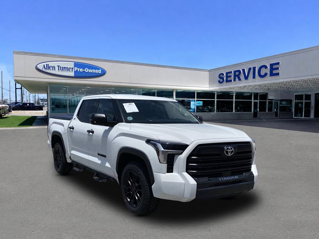 Used 2022 Toyota Tundra SR5 w/ Convenience Package RWD image 2