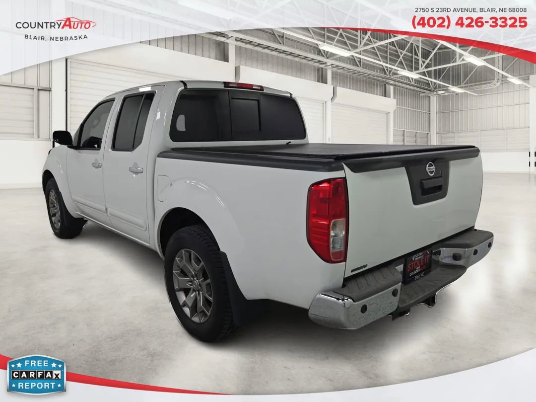 Used 2015 Nissan Frontier SL w/ Moonroof Package image 3