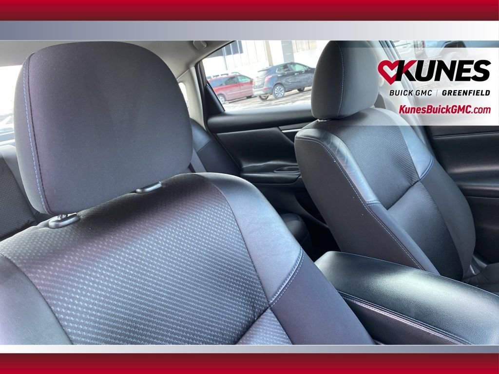 Used 2017 Nissan Altima 2.5 SR w/ Midnight Edition Package image 38