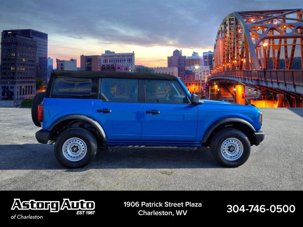 Used 2023 Ford Bronco 4-Door image 2