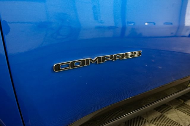 Used 2023 Jeep Compass Limited w/ Elite Group AWD/4WD image 7