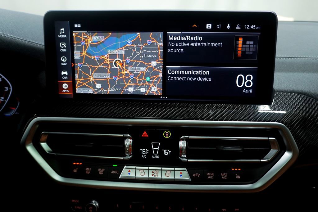 Used 2025 BMW X4 M40i image 18