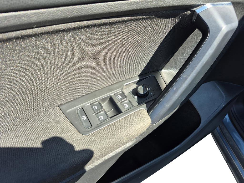 Used 2021 Volkswagen Tiguan S image 25